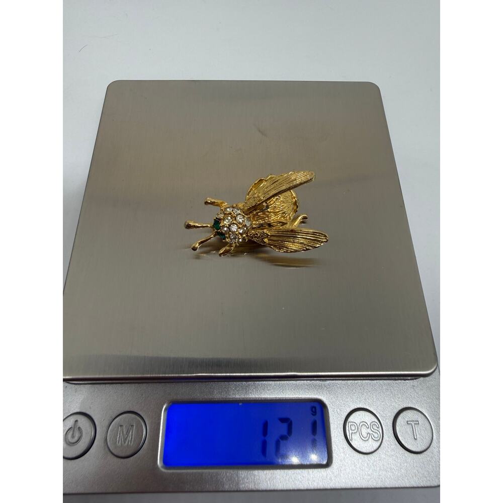 VINTAGE Fly Brooch Gold Tone Rhinestones Green Eyes Movable Wings Insect Jewelry - Picture 5 of 13
